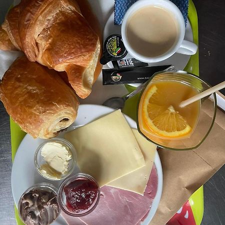 Homestay La Montagne Des Coeurs Eygenbilsen Eksteriør billede