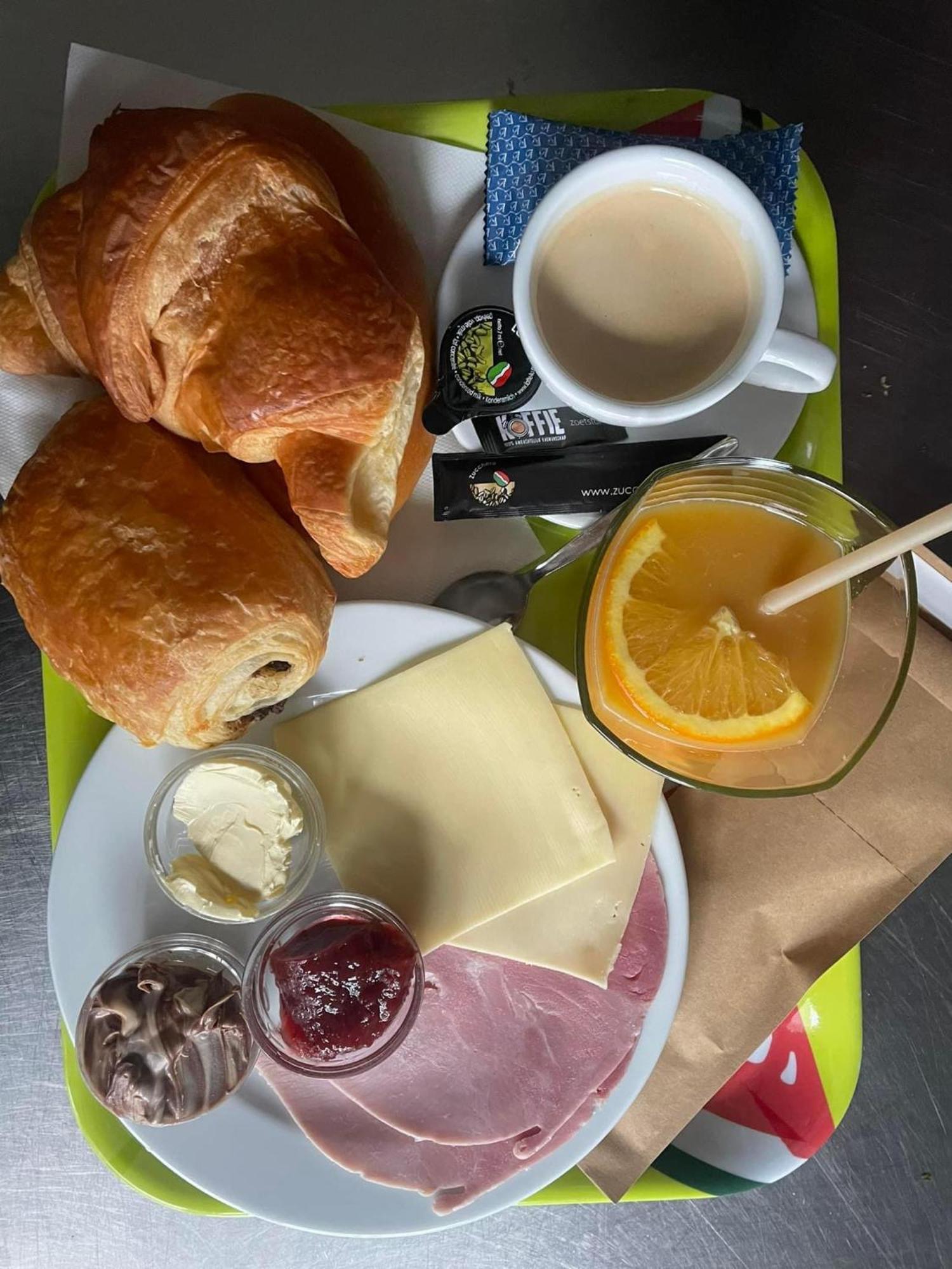 Homestay La Montagne Des Coeurs Eygenbilsen Eksteriør billede